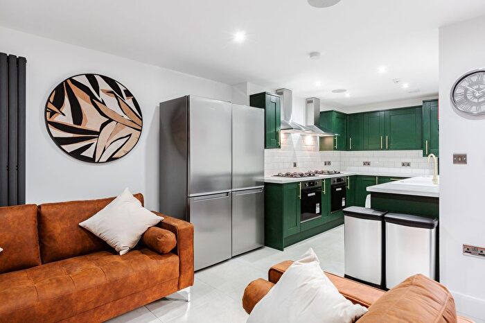 6 Bedroom Semi Detached House To Rent In Alderson Road, Liverpool, L15