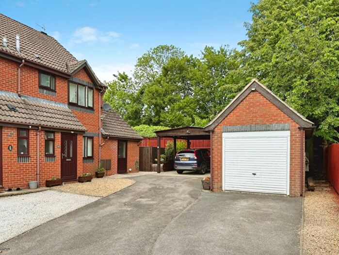 3 Bedroom Semi Detached House For Sale In Boakes Drive, Stonehouse, GL10