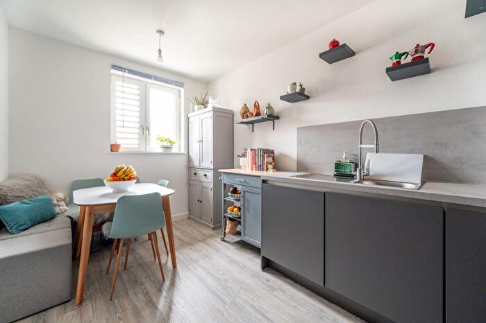 2 Bedroom Flat To Rent In Freeman House, Upton Park, London, E13