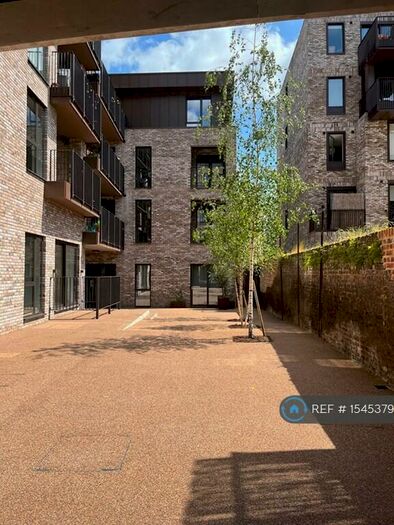 2 Bedroom Flat To Rent In Gransden Avenue, London, E8