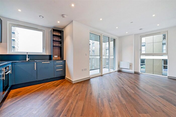 2 Bedroom Flat To Rent In Eden Grove, Staines-Upon-Thames, Surrey, TW18