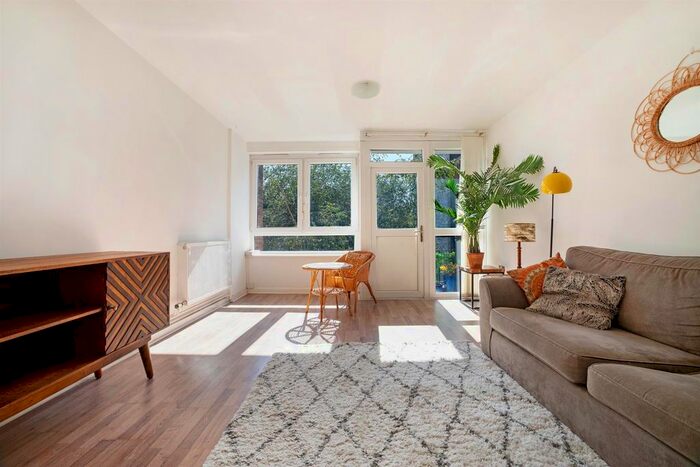 2 Bedroom Maisonette To Rent In Lant Street, London, SE1