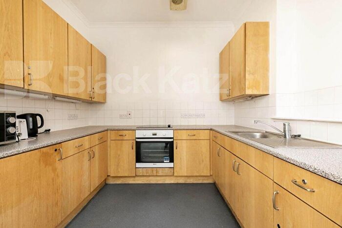 5 Bedroom Flat To Rent In Hornsey Road, Holloway, N7