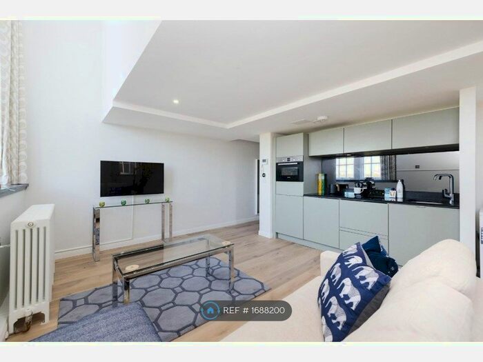 1 Bedroom Flat To Rent In Mcdonald Road, Edinburgh, EH7