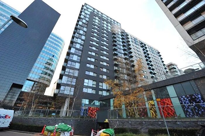 2 Bedroom Flat For Sale In New Century Park, Manchester, M4