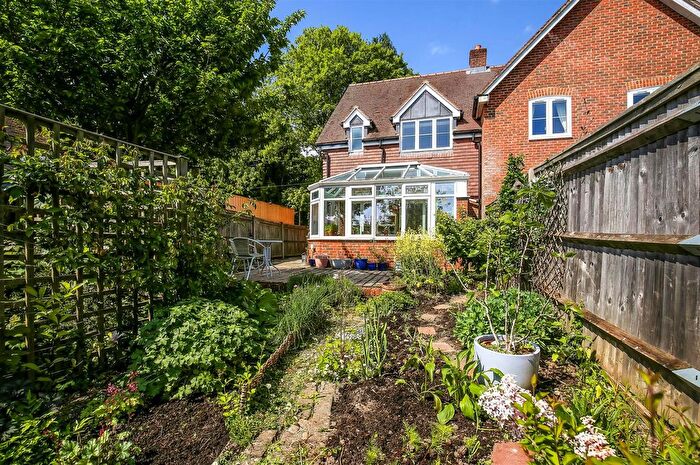 2 Bedroom Property For Sale In Stockbridge Road, Sutton Scotney, Winchester, SO21