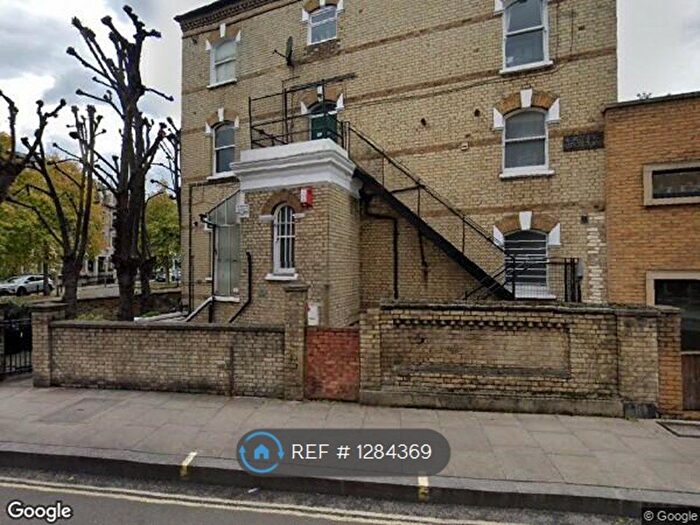 3 Bedroom Flat To Rent In Gunterstone Road, London, W14
