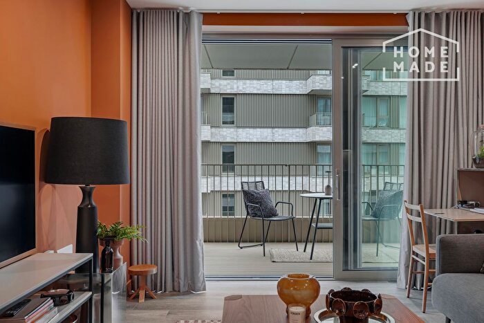 2 Bedroom Flat To Rent In Coppermaker Square, Aarons Building, E20