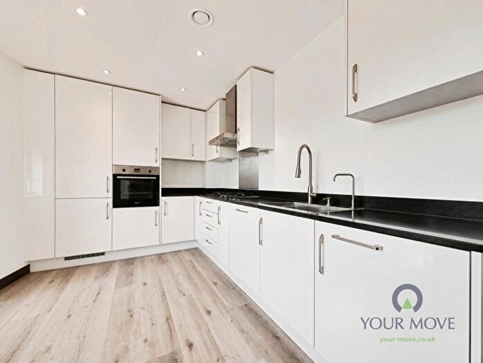 2 Bedroom Flat For Sale In Mill Wood, Maidstone, Kent, ME14