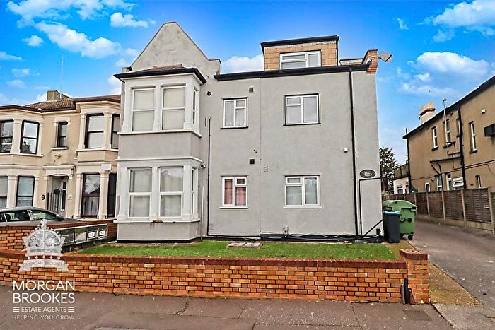 1 Bedroom Flat To Rent In Lancaster Gardens, Southend-On-Sea, SS1