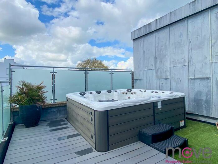 2 Bedroom Flat To Rent In Clarence Walk, St. Georges Place, Cheltenham, GL50