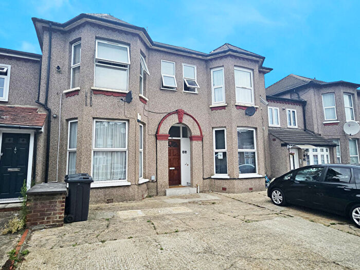 1 Bedroom Flat For Sale In Mansfield Road, Ilford, IG1