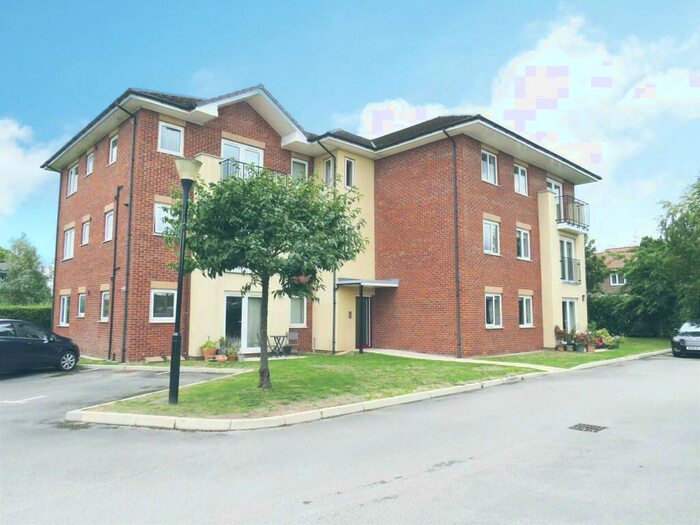 2 Bedroom Flat To Rent In Woodford Mews, Lostock Road, SK9