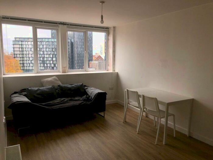 2 Bedroom Apartment To Rent In Isbambard Brunel Road, PO1