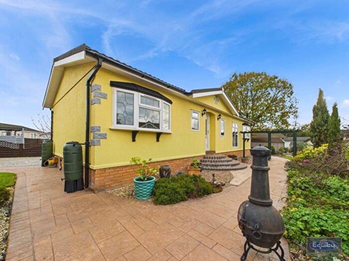 2 Bedroom Park Home For Sale In Lonsborough Gardens, Ranksborough Hall, Langham, LE15