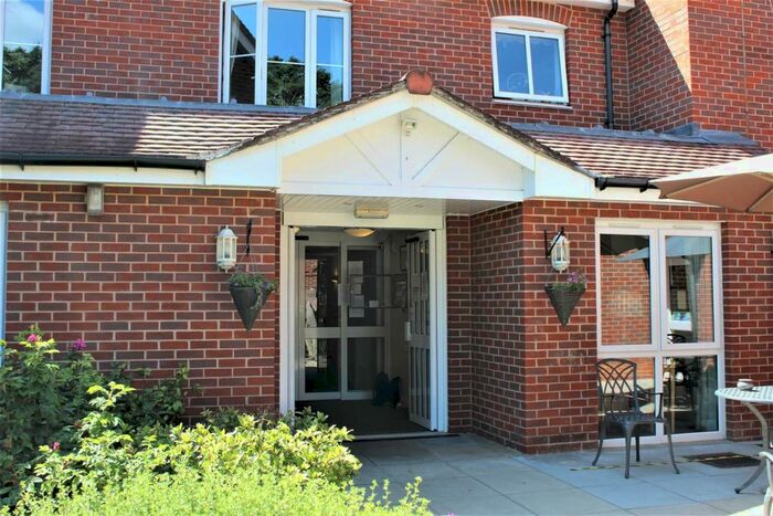 1 Bedroom Retirement Property To Rent In Byfleet, KT14
