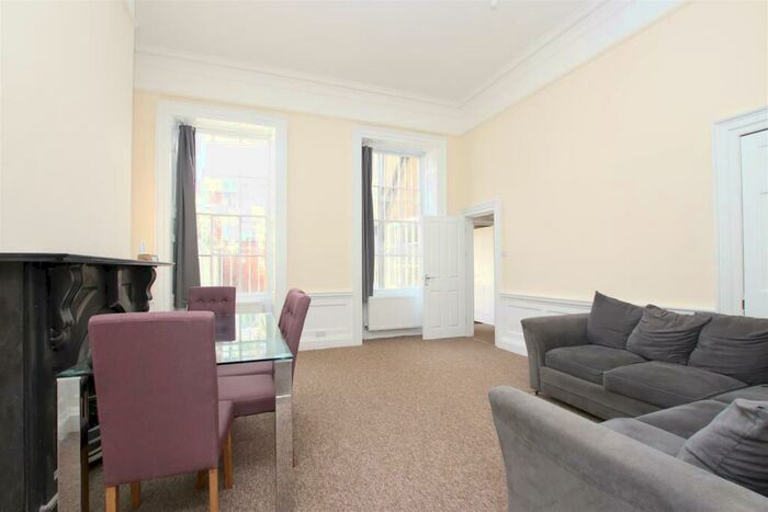 3 Bedroom Flat To Rent In Brunswick Square, Bristol, BS2
