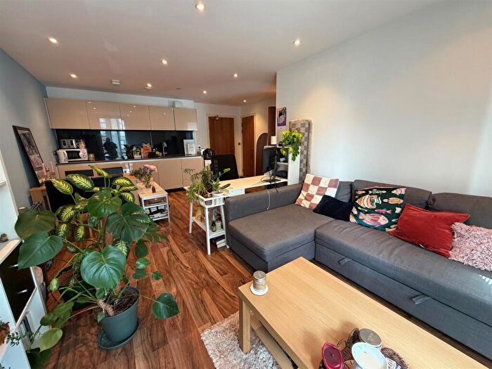 1 Bedroom Flat To Rent In Milliners Wharf, Munday Street, Ancoats, M4