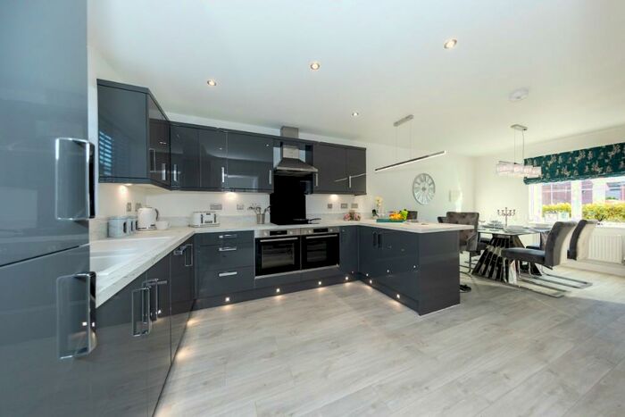 4 Bedroom Detached House For Sale In Hall Gate, PE12