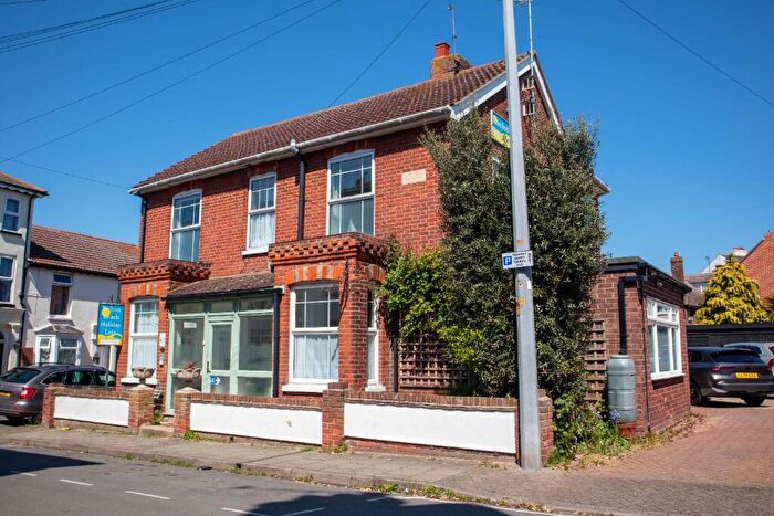 7 Bedroom Detached House For Sale In Essex - Seven Bedroom Property/holiday Let, CO14