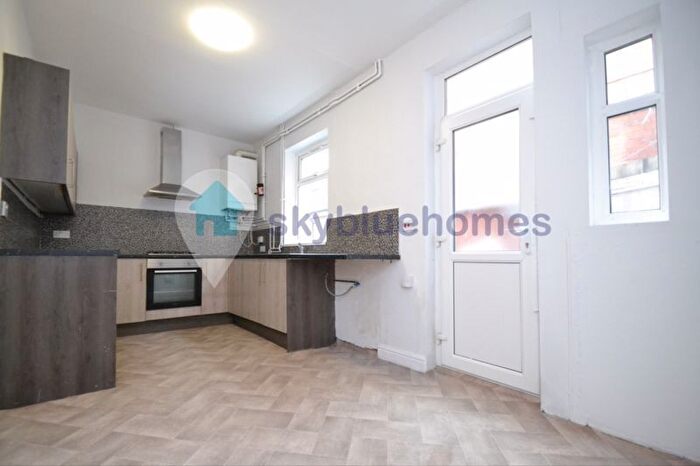 3 Bedroom Terraced House To Rent In Chepstow Road, Leicester, LE2