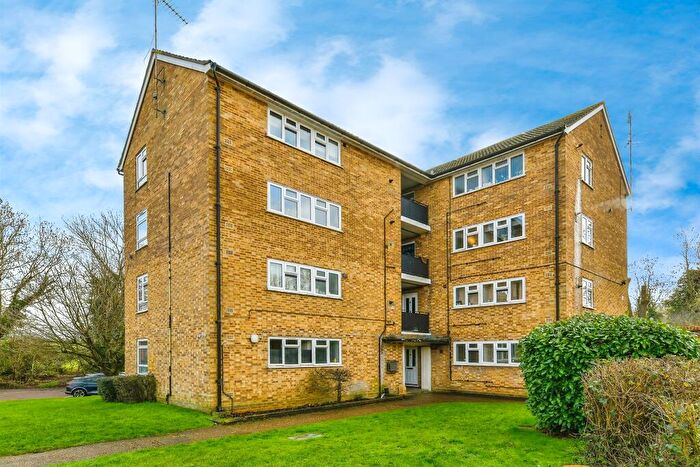 1 Bedroom Flat For Sale In Cecil Road, Hertford, SG13