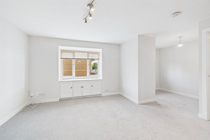 Studio To Rent In Limpsfield Avenue, Thornton Heath, CR7