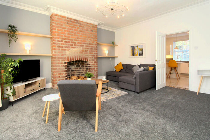 4 Bedroom Terraced House To Rent In Tordoff Terrace, Leeds, LS5