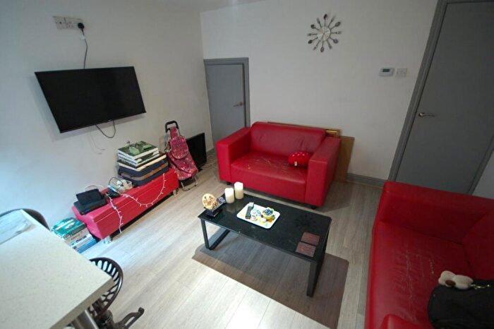 5 Bedroom House To Rent In Lime Avenue, B29