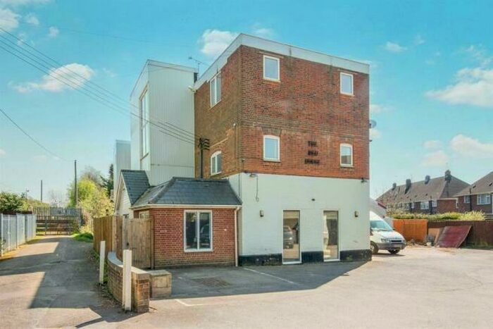 1 Bedroom Apartment To Rent In Station Approach, Romsey, SO51