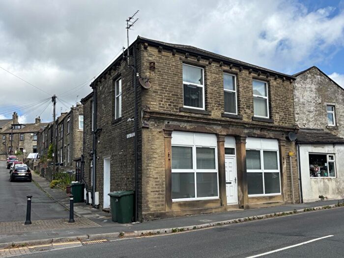 2 Bedroom End Of Terrace House To Rent In Main Road, Denholme, Bradford, BD13