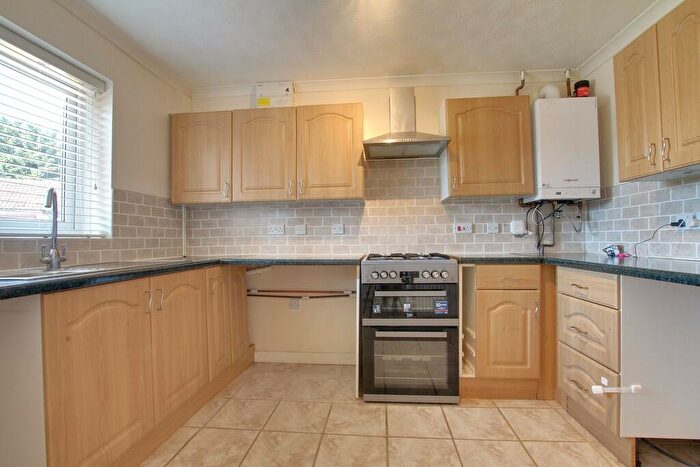 3 Bedroom Detached House For Sale In Kingfisher Close, Chatteris, PE16