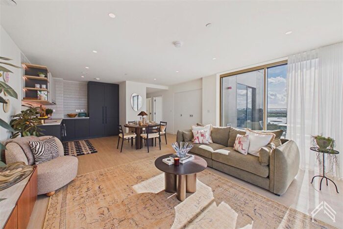 2 Bedroom Flat To Rent In Ferry Island, Heart Of Hale, London, N17