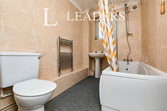 2 Bedroom Apartment To Rent In Barley Close, DE21