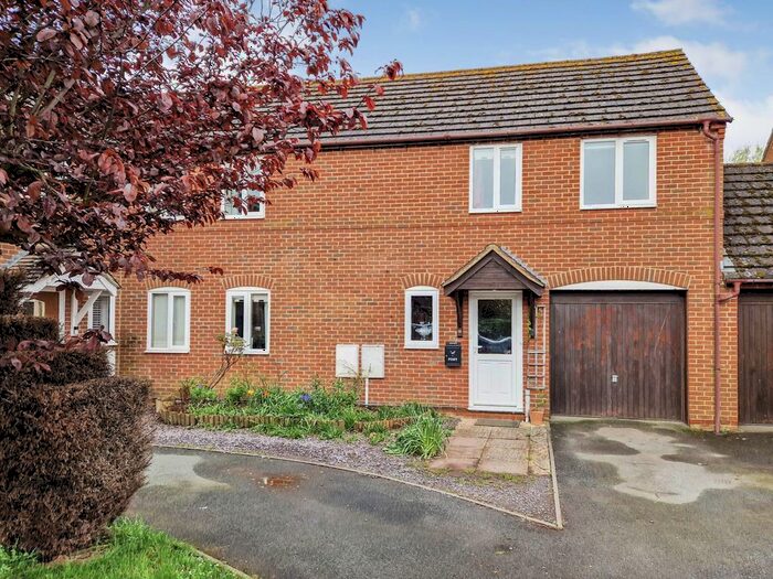 3 Bedroom Property For Sale In Strensham Gate, Strensham, Worcestershire, WR8