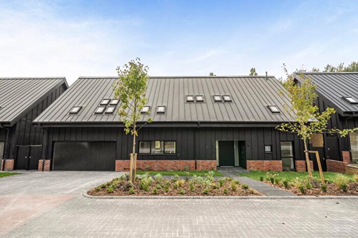 4 Bedroom Detached House For Sale In Knowle Lane, Horton Heath, Hampshire, SO50