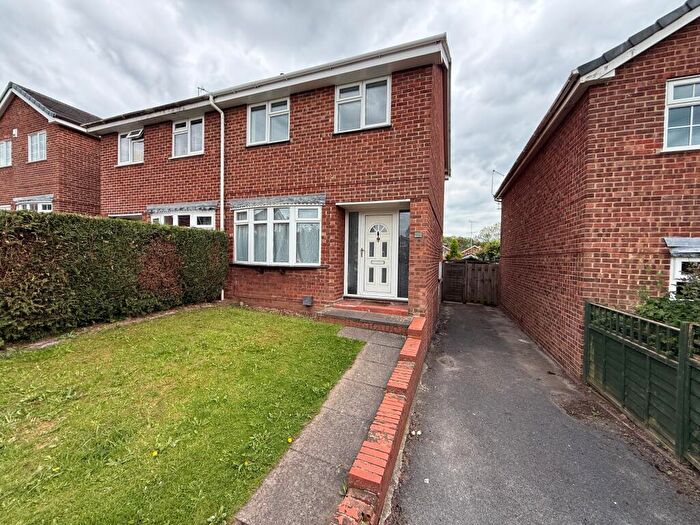3 Bedroom Semi-Detached House To Rent In Mayfield Road, Burton On Trent, Winshill, DE15