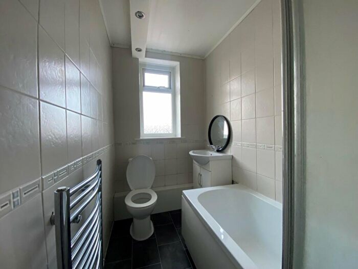 2 Bedroom Terraced House For Sale In Cranbrook Street, Clayton, Bradford, BD14