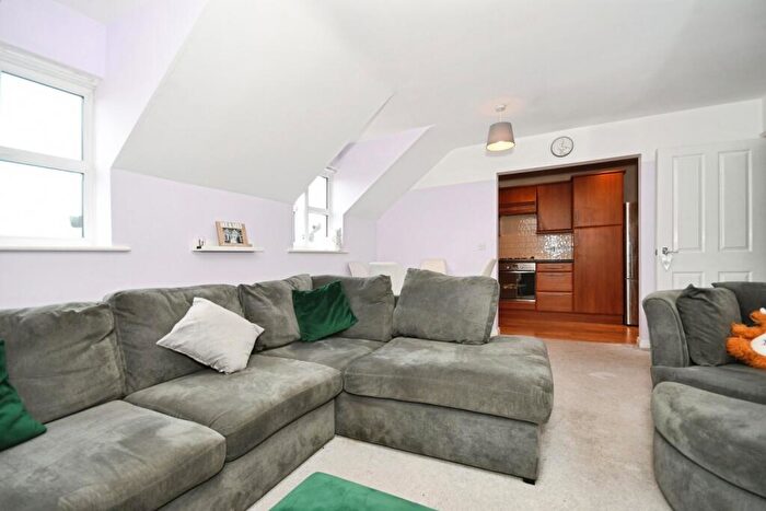 2 Bedroom Flat For Sale In St Francis Close, Crosspool Sheffield, S10