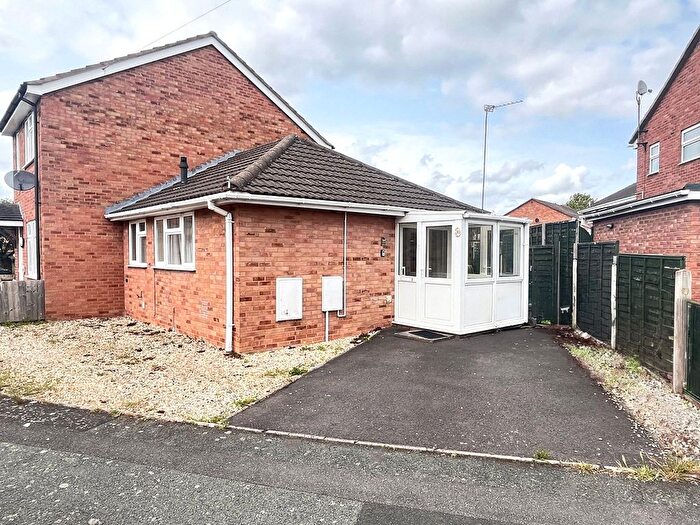 1 Bedroom Bungalow For Sale In Shaw Road, Monkmoor, Shrewsbury, Shropshire, SY2