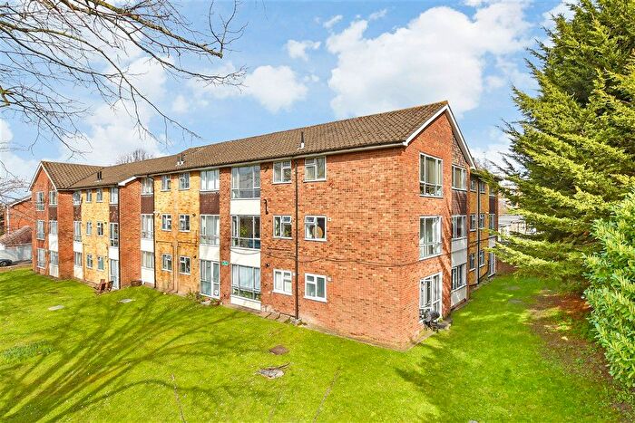 2 Bedroom Flat For Sale In Albion Road, Sutton, Surrey, SM2