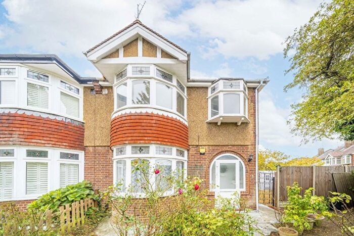 3 Bedroom Property For Sale In Mulgrave Road, Ealing, W5