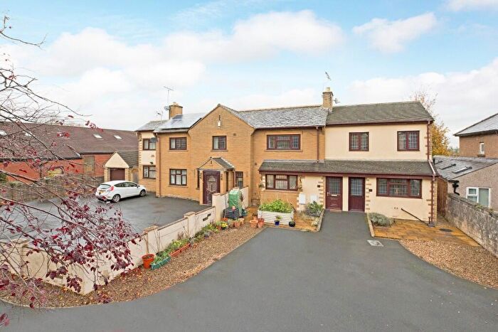 2 Bedroom Town House For Sale In York Place, Knaresborough, North Yorkshire, HG5
