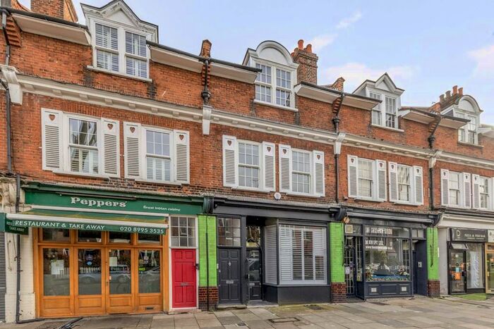 2 Bedroom Flat To Rent In Sutton Court, Fauconberg Road, London, W4