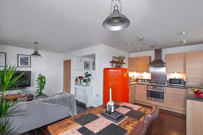 1 Bedroom Apartment For Sale In Dulcie Close, Greenhithe, DA9