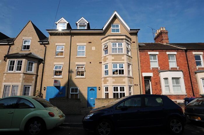 1 Bedroom Flat To Rent In Marlborough Road, Grandpont, Oxford, OX1