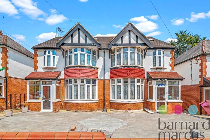 8 Bedroom Detached House For Sale In Lyndhurst Avenue, London, N12