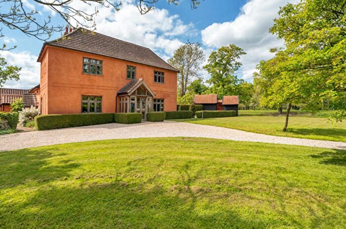 5 Bedroom Detached House For Sale In Middlewood Green, Stowmarket, Suffolk, IP14