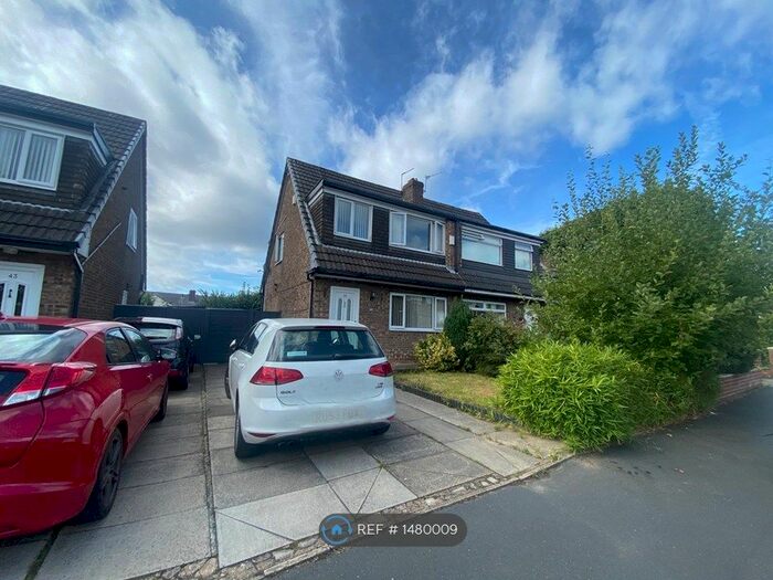 3 Bedroom Semi-Detached House To Rent In Marlbrook Drive, Westhoughton, BL5