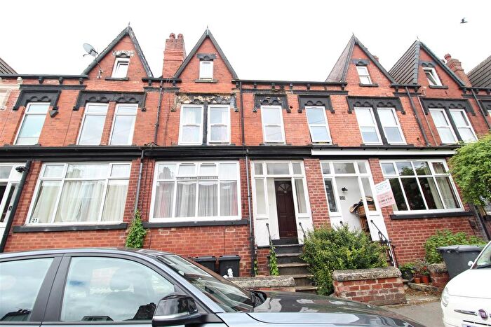 1 Bedroom Flat To Rent In Roman Place, Roundhay, LS8